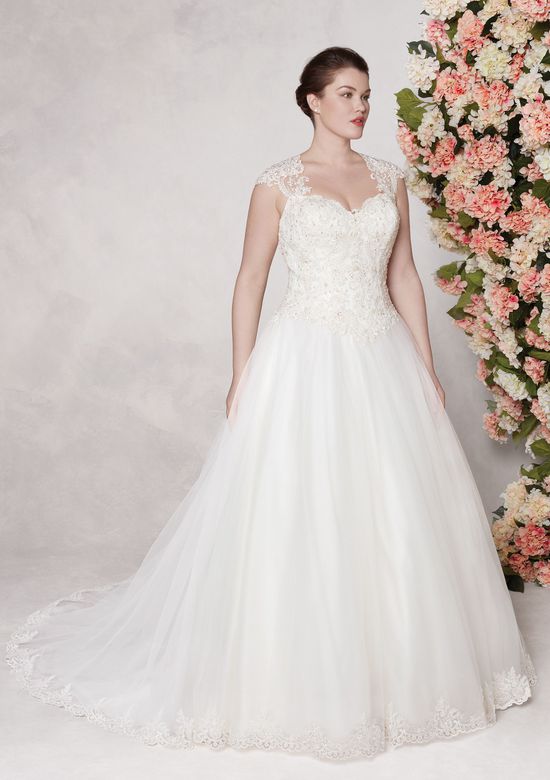 Abito Da Sposa In Stile Principessa In Tulle E Pizzo Cordonato Decorato Con Perline Angela Caputo Sposa